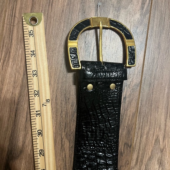 Vintage Avignon Black Croc Embossed Statement Belt Gold Tone Inlay Buckle SM - Picture 11 of 12